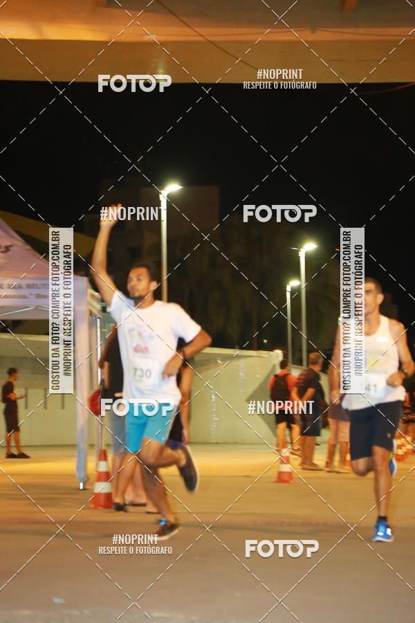 Buy your photos of the eventLuz do Mundo Night Run on Fotop