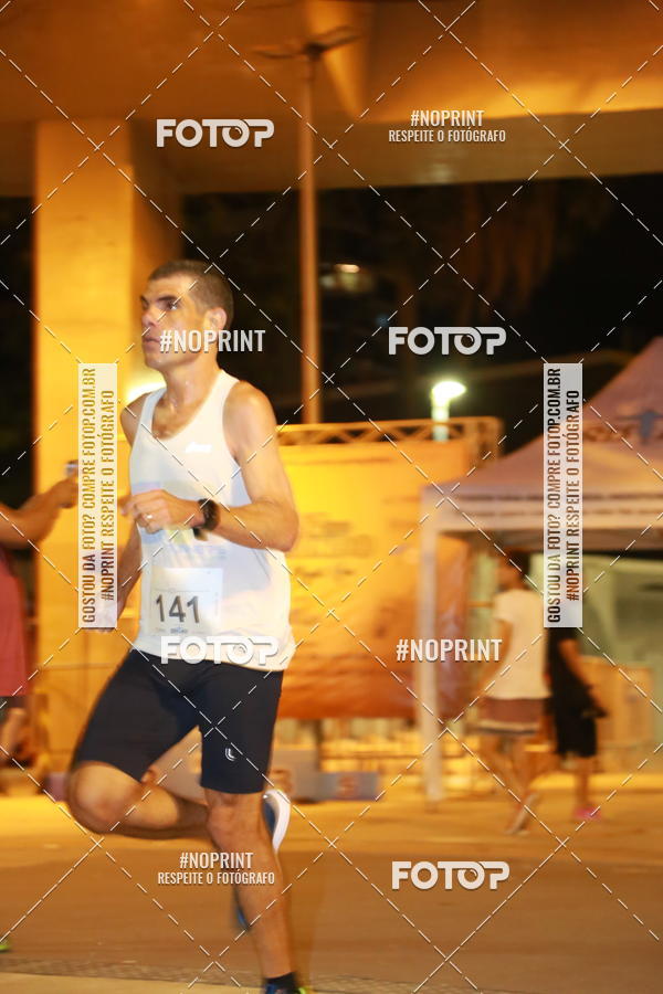 Buy your photos of the eventLuz do Mundo Night Run on Fotop
