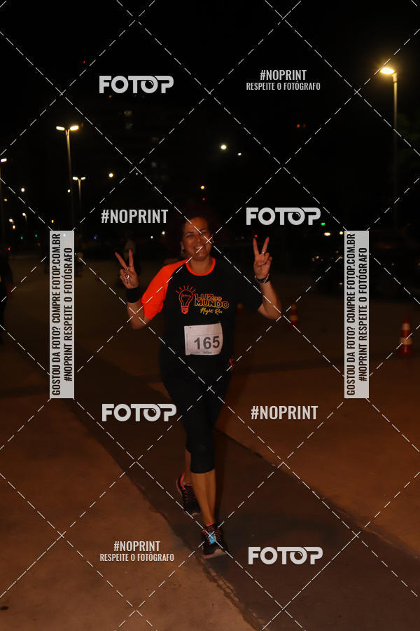 Buy your photos of the eventLuz do Mundo Night Run on Fotop