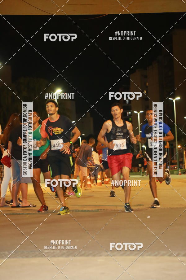 Buy your photos of the eventLuz do Mundo Night Run on Fotop