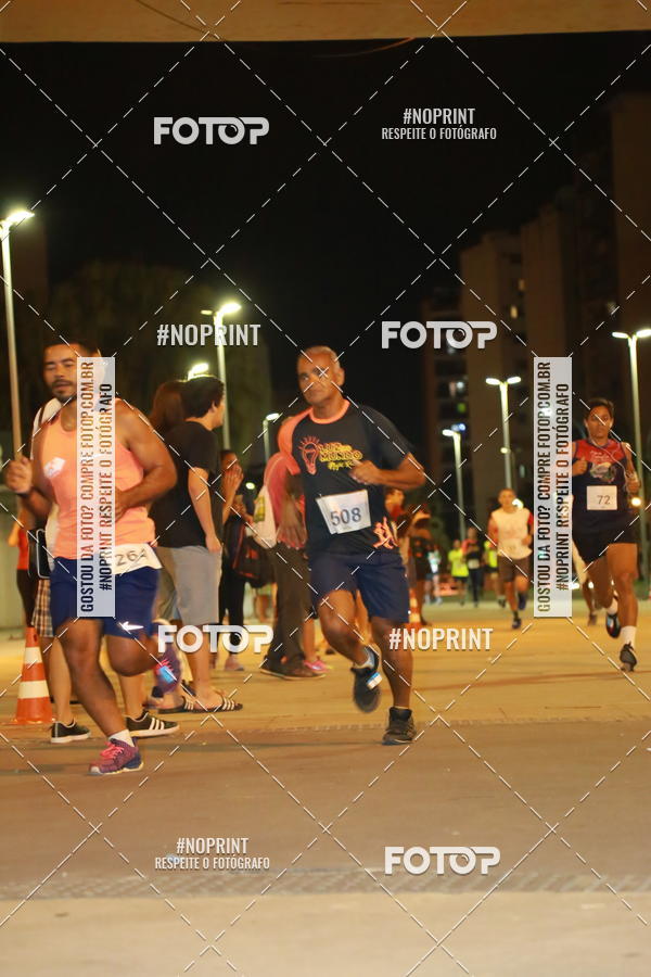 Buy your photos of the eventLuz do Mundo Night Run on Fotop