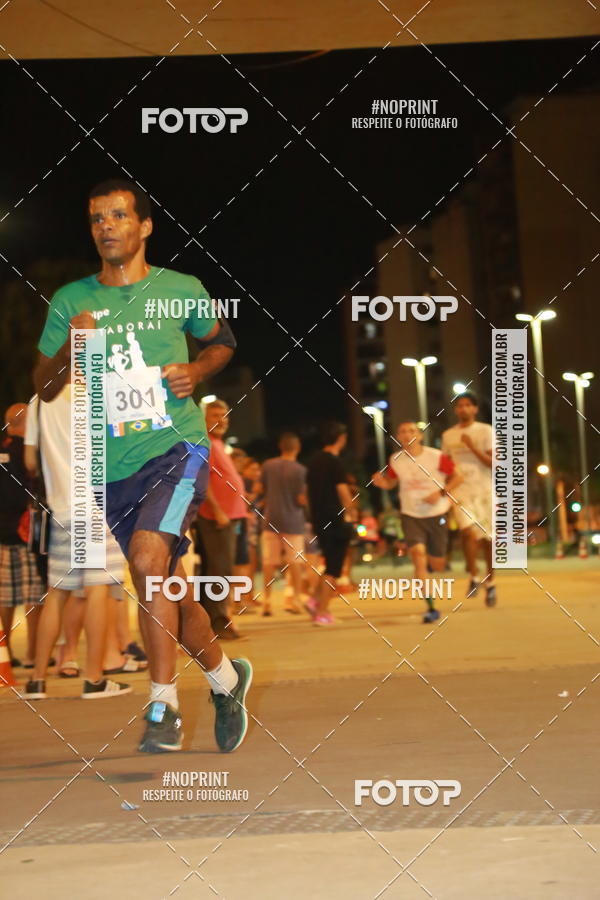 Buy your photos of the eventLuz do Mundo Night Run on Fotop