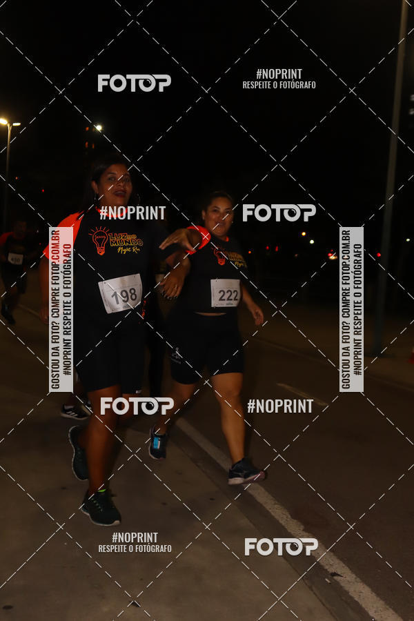 Buy your photos of the eventLuz do Mundo Night Run on Fotop