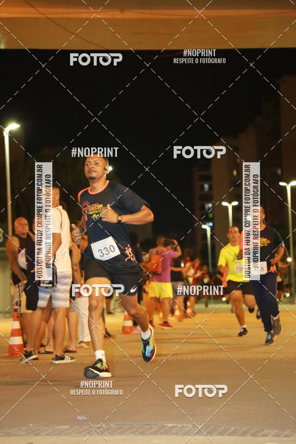 Buy your photos of the eventLuz do Mundo Night Run on Fotop