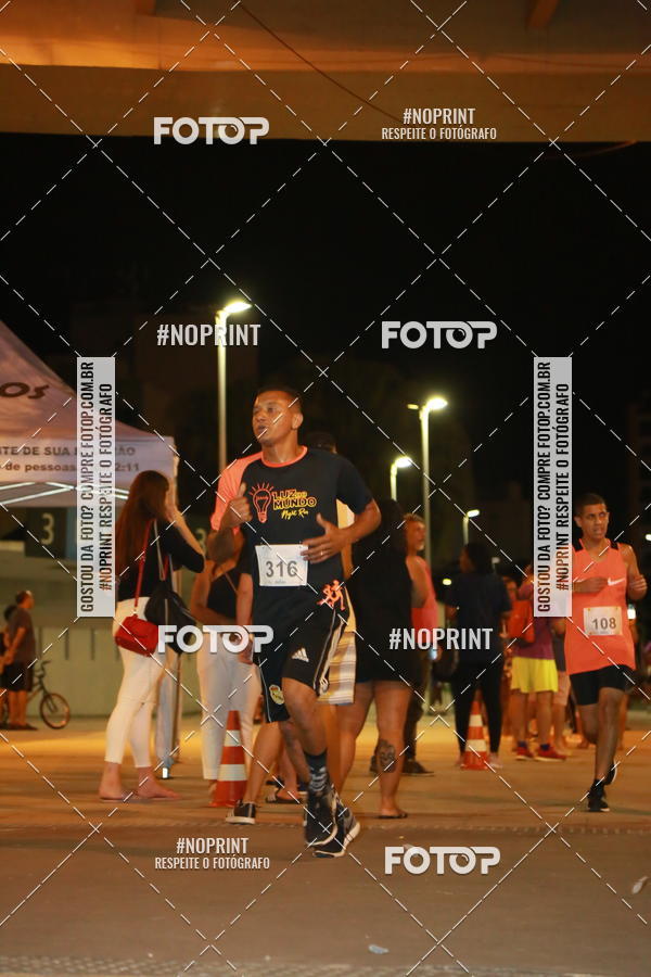 Buy your photos of the eventLuz do Mundo Night Run on Fotop