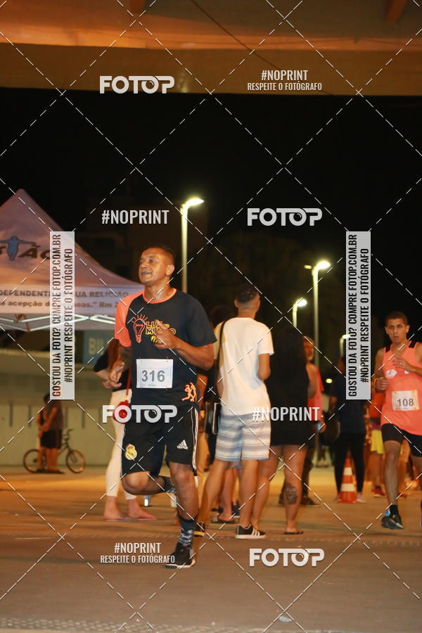 Buy your photos of the eventLuz do Mundo Night Run on Fotop