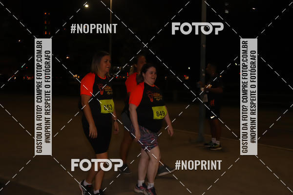 Buy your photos of the eventLuz do Mundo Night Run on Fotop