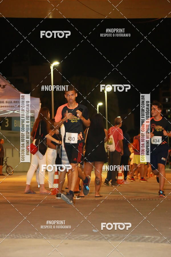Buy your photos of the eventLuz do Mundo Night Run on Fotop