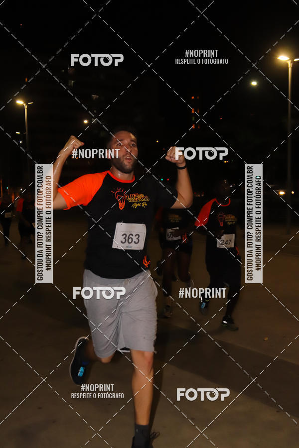 Buy your photos of the eventLuz do Mundo Night Run on Fotop