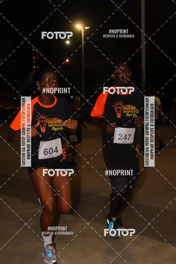 Buy your photos of the eventLuz do Mundo Night Run on Fotop