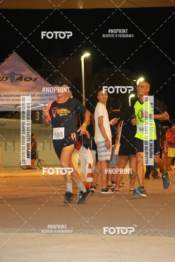 Buy your photos of the eventLuz do Mundo Night Run on Fotop