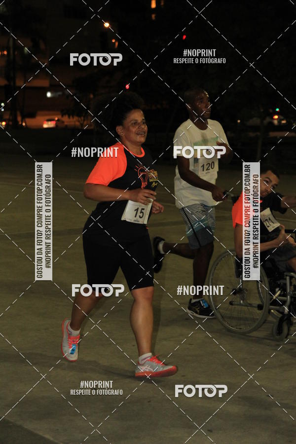 Buy your photos of the eventLuz do Mundo Night Run on Fotop
