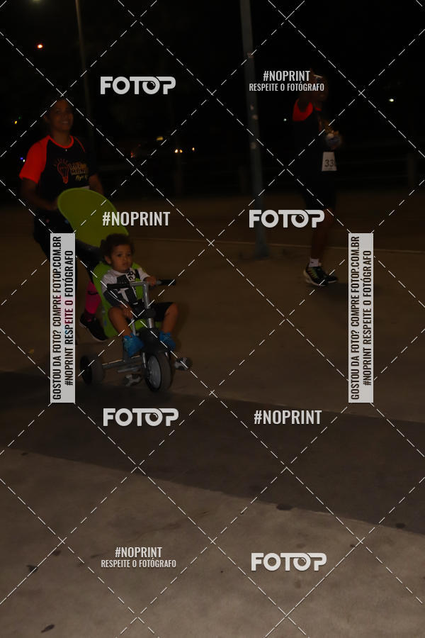 Buy your photos of the eventLuz do Mundo Night Run on Fotop