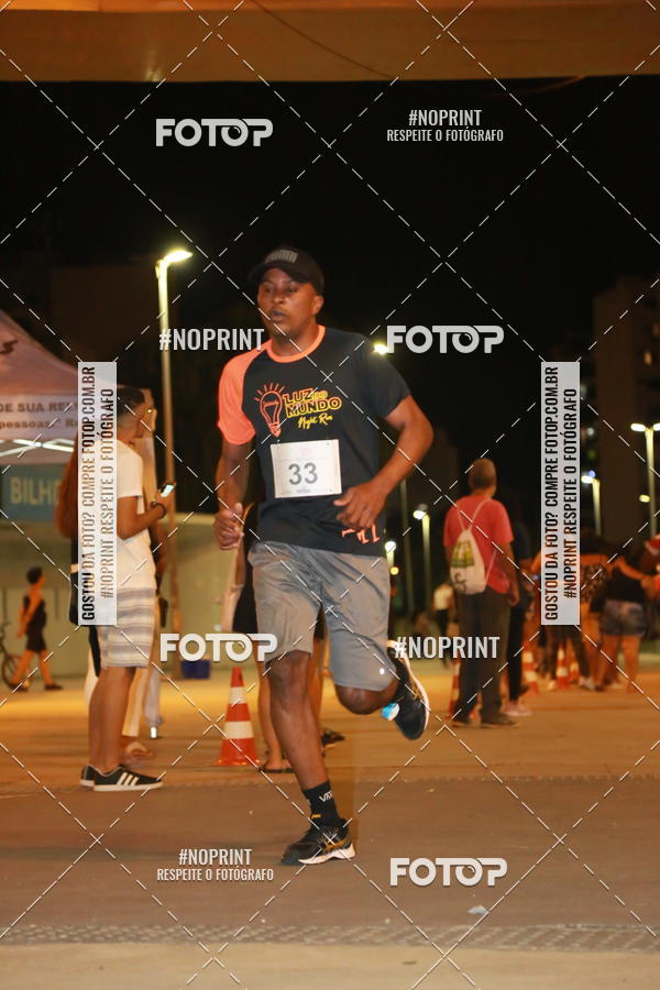 Buy your photos of the eventLuz do Mundo Night Run on Fotop