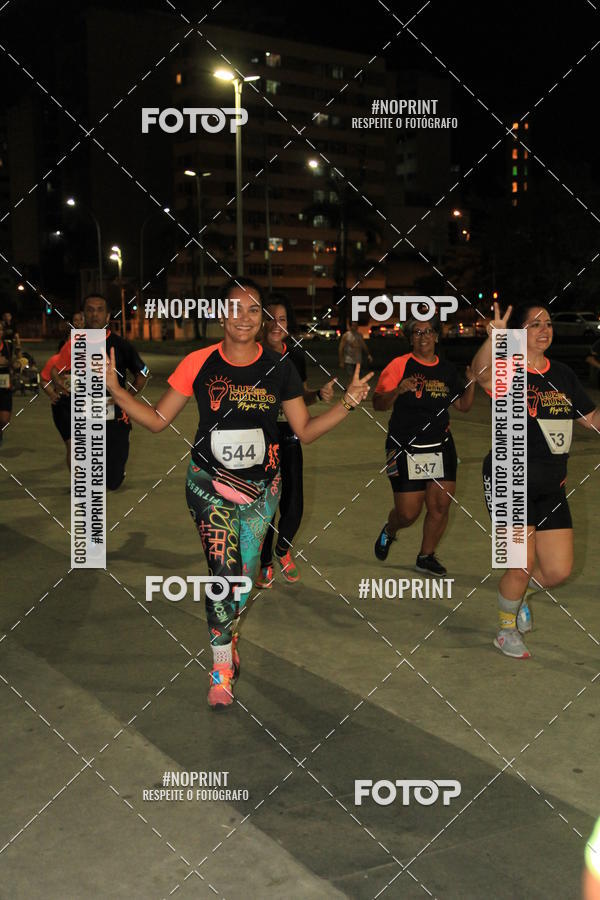 Buy your photos of the eventLuz do Mundo Night Run on Fotop