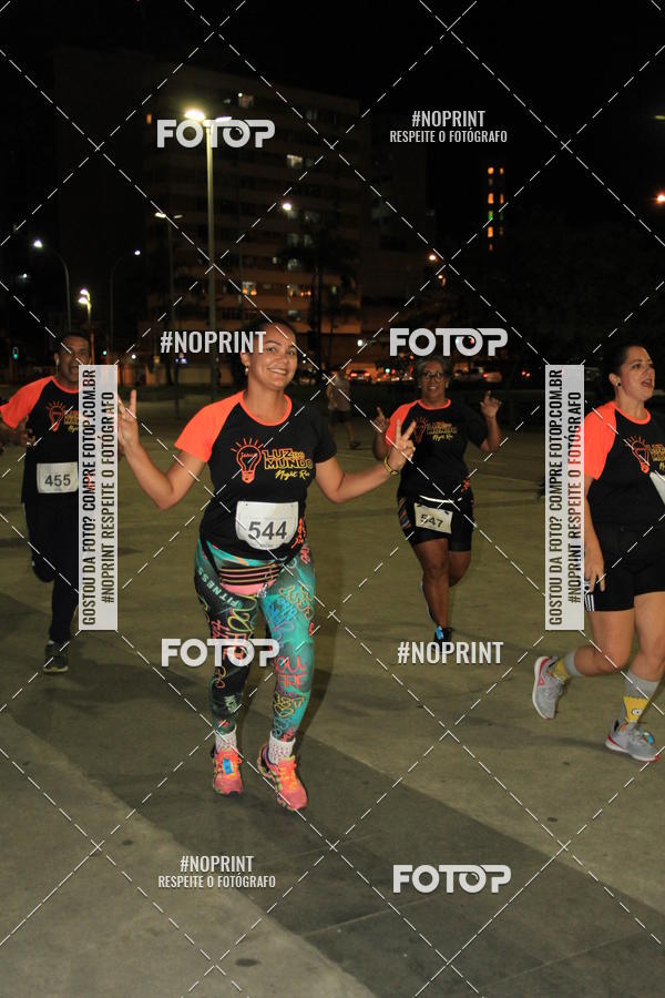Buy your photos of the eventLuz do Mundo Night Run on Fotop