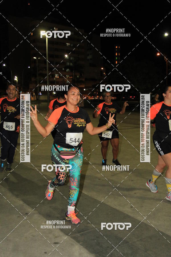 Buy your photos of the eventLuz do Mundo Night Run on Fotop