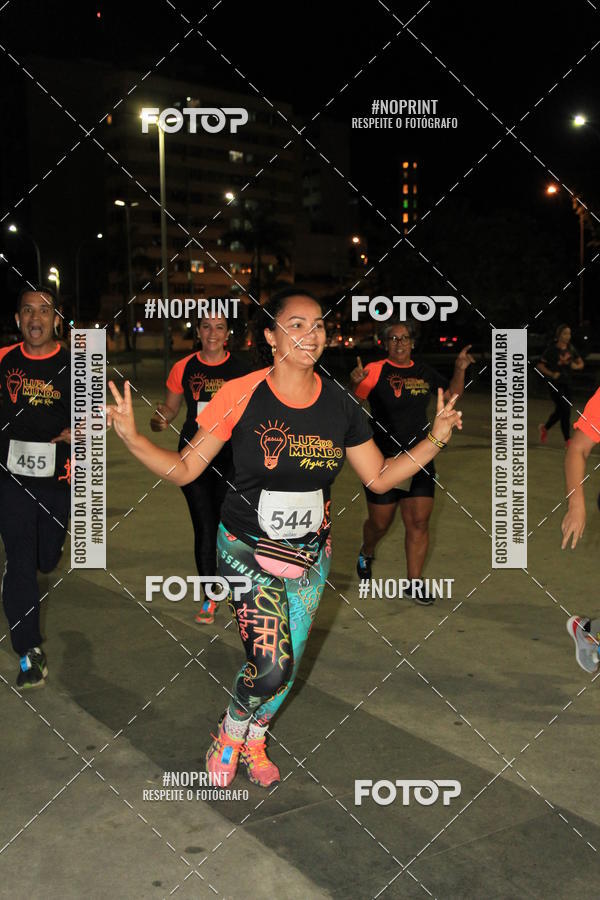 Buy your photos of the eventLuz do Mundo Night Run on Fotop