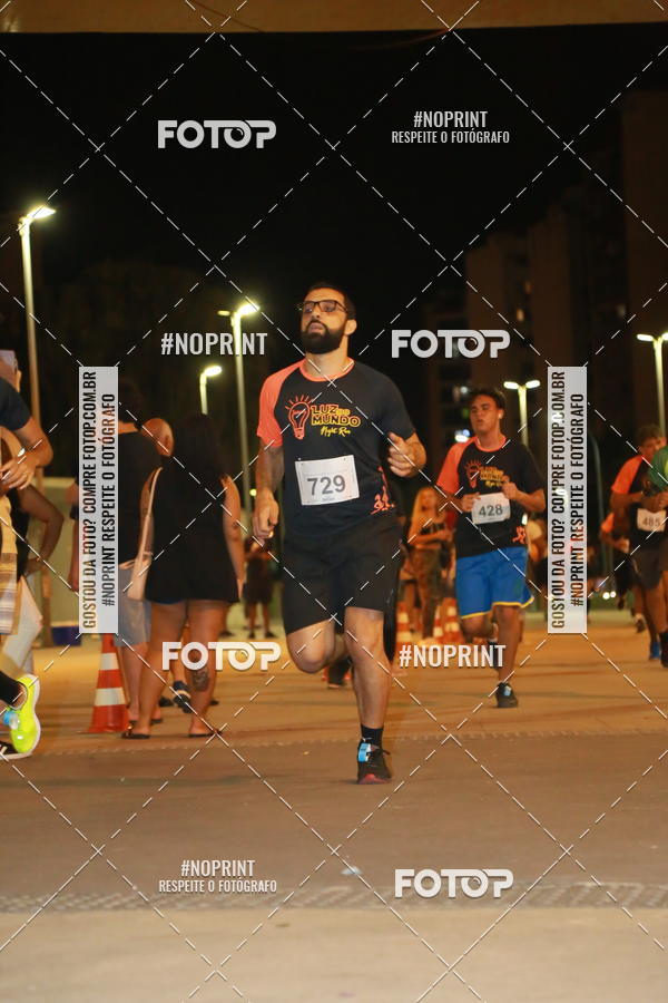 Buy your photos of the eventLuz do Mundo Night Run on Fotop