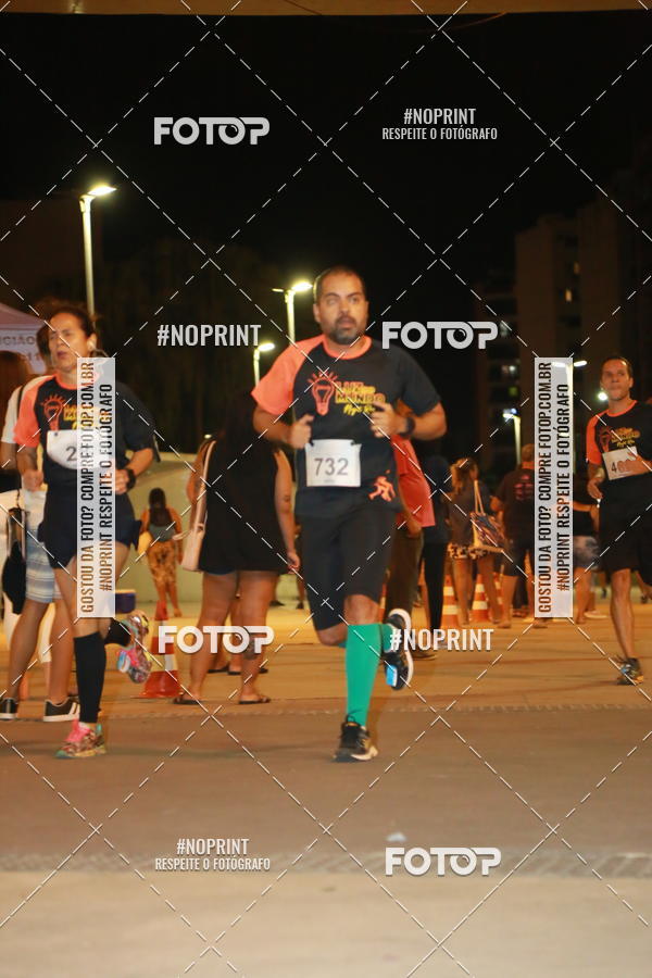 Buy your photos of the eventLuz do Mundo Night Run on Fotop