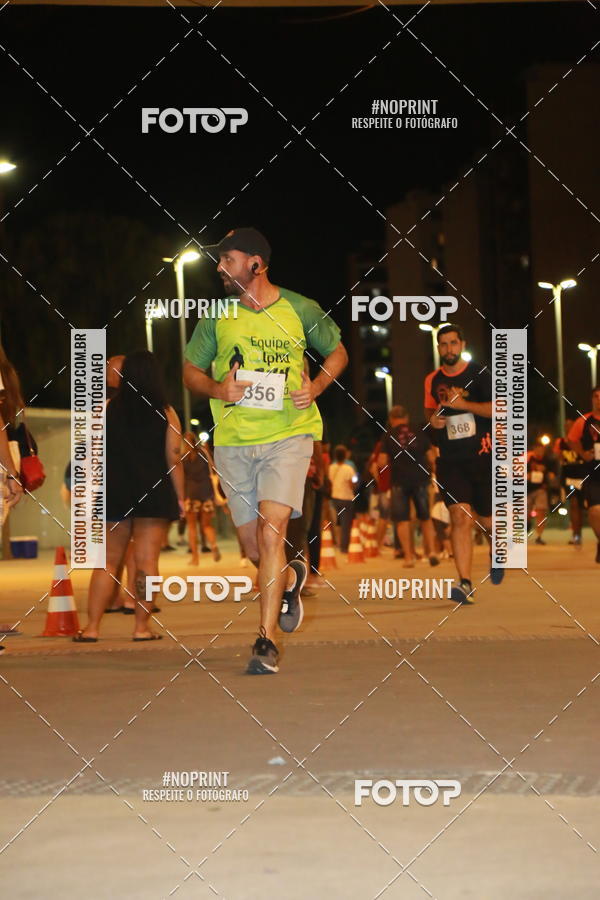 Buy your photos of the eventLuz do Mundo Night Run on Fotop