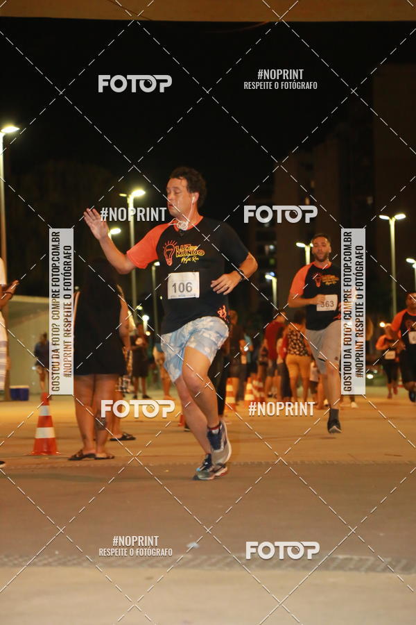 Buy your photos of the eventLuz do Mundo Night Run on Fotop