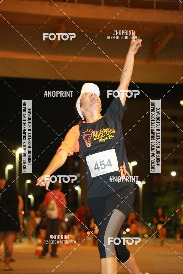 Buy your photos of the eventLuz do Mundo Night Run on Fotop