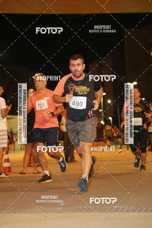 Buy your photos of the eventLuz do Mundo Night Run on Fotop