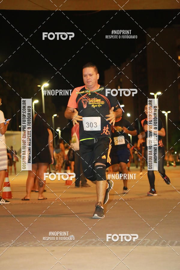 Buy your photos of the eventLuz do Mundo Night Run on Fotop