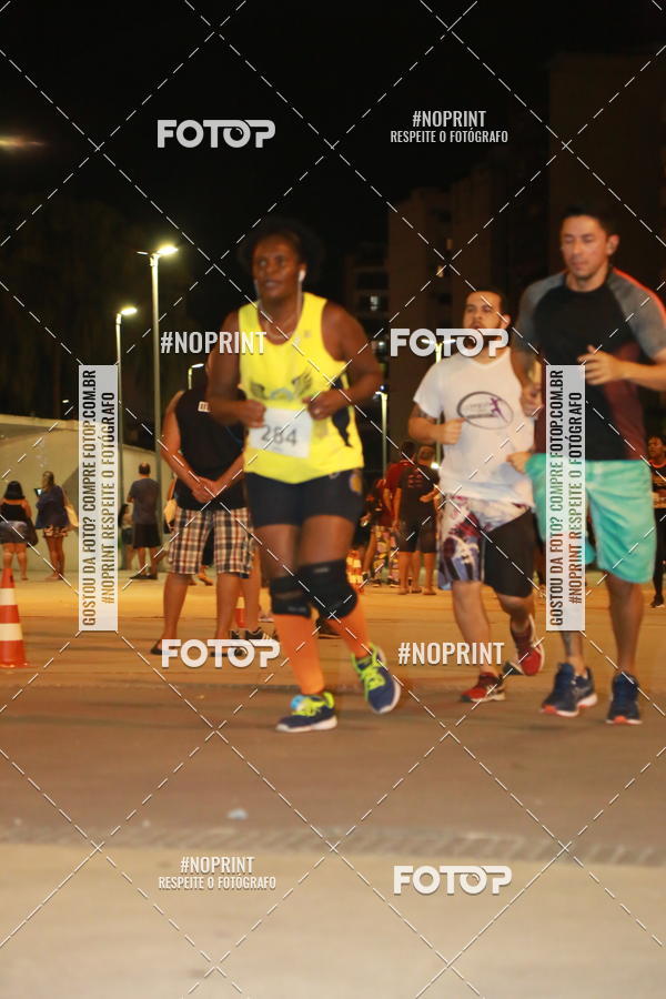 Buy your photos of the eventLuz do Mundo Night Run on Fotop