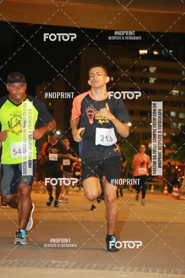Buy your photos of the eventLuz do Mundo Night Run on Fotop