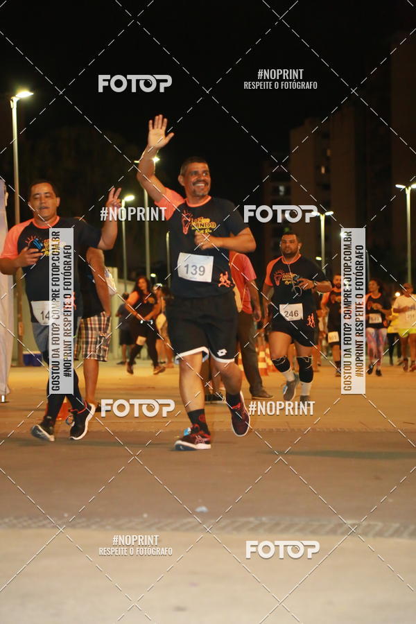 Buy your photos of the eventLuz do Mundo Night Run on Fotop