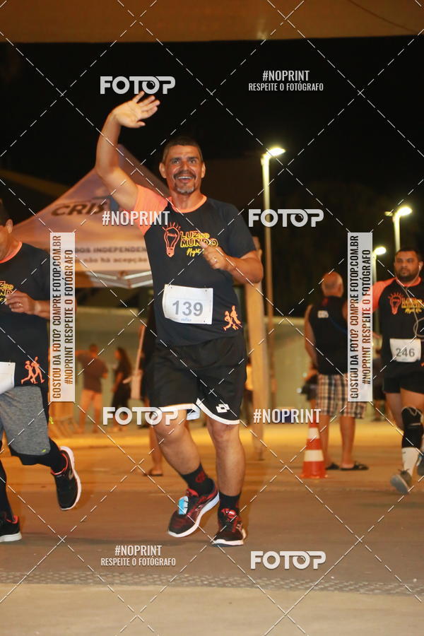 Buy your photos of the eventLuz do Mundo Night Run on Fotop
