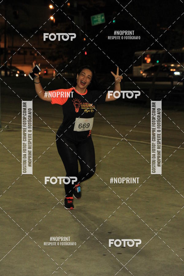 Buy your photos of the eventLuz do Mundo Night Run on Fotop