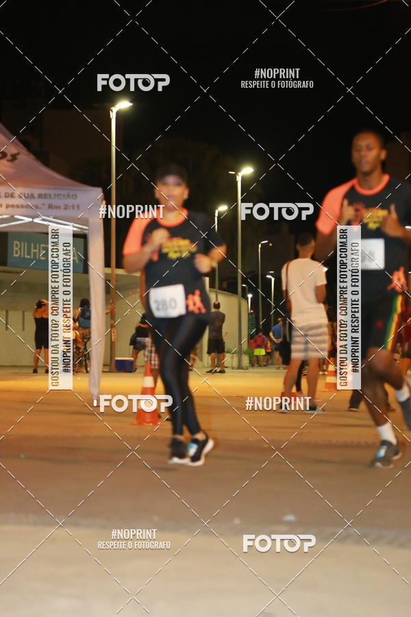 Buy your photos of the eventLuz do Mundo Night Run on Fotop