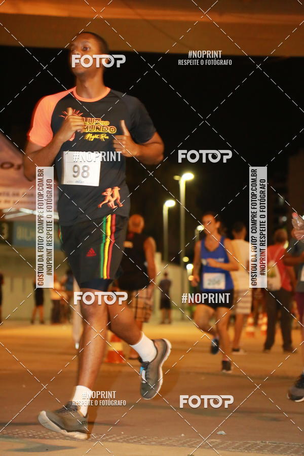 Buy your photos of the eventLuz do Mundo Night Run on Fotop
