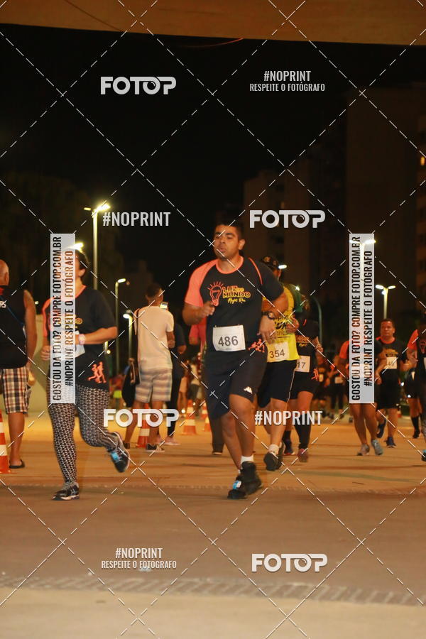 Buy your photos of the eventLuz do Mundo Night Run on Fotop