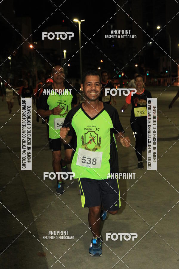 Buy your photos of the eventLuz do Mundo Night Run on Fotop