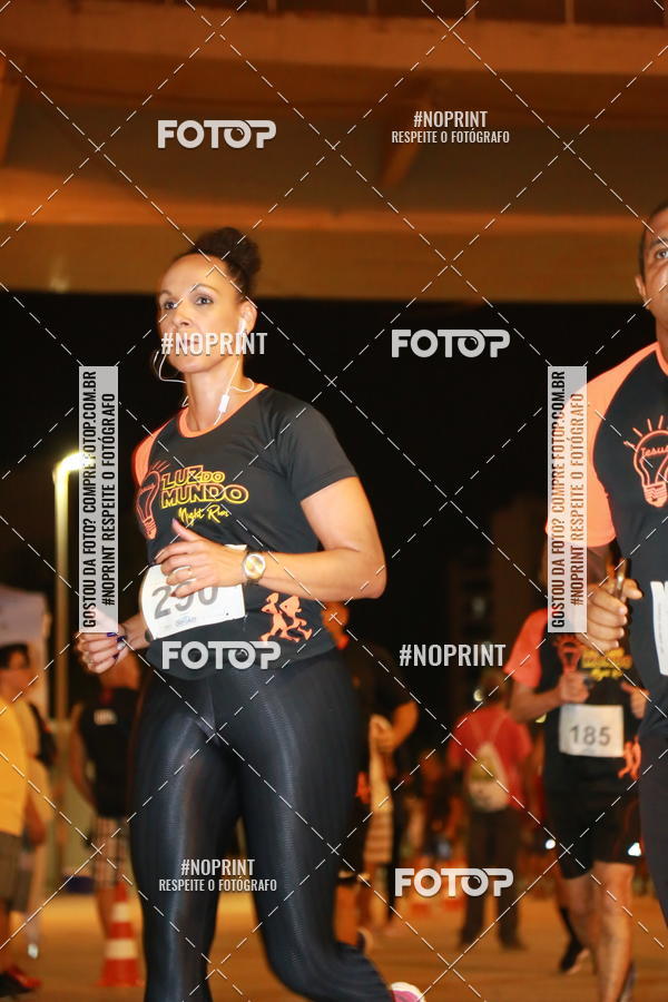Buy your photos of the eventLuz do Mundo Night Run on Fotop