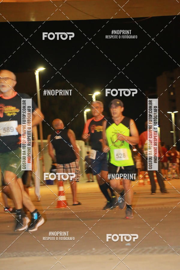 Buy your photos of the eventLuz do Mundo Night Run on Fotop