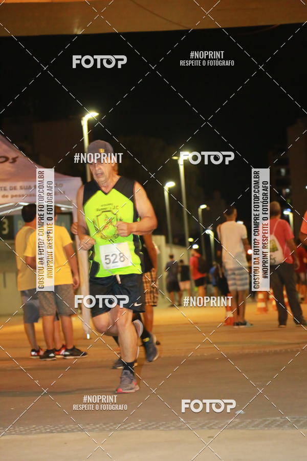 Buy your photos of the eventLuz do Mundo Night Run on Fotop