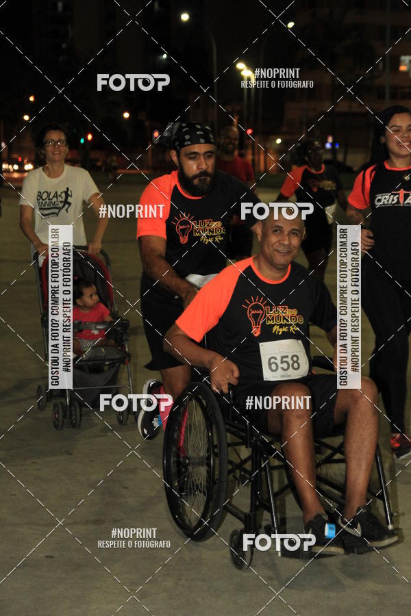 Buy your photos of the eventLuz do Mundo Night Run on Fotop