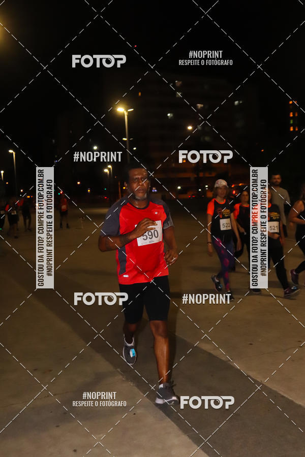 Buy your photos of the eventLuz do Mundo Night Run on Fotop