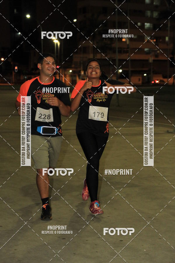 Buy your photos of the eventLuz do Mundo Night Run on Fotop