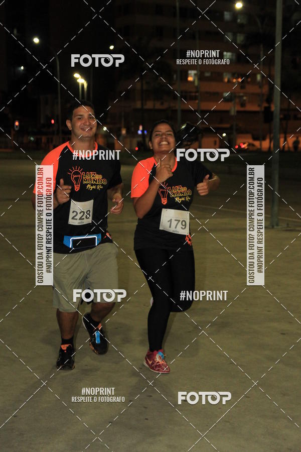 Buy your photos of the eventLuz do Mundo Night Run on Fotop
