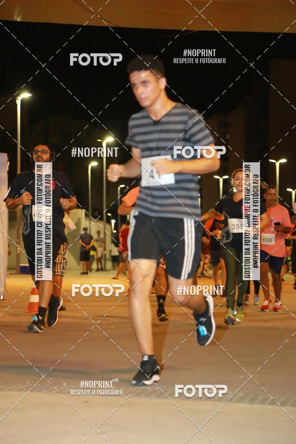 Buy your photos of the eventLuz do Mundo Night Run on Fotop