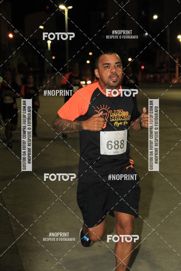 Buy your photos of the eventLuz do Mundo Night Run on Fotop
