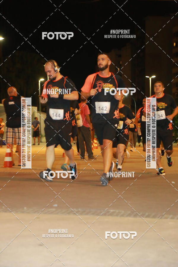 Buy your photos of the eventLuz do Mundo Night Run on Fotop