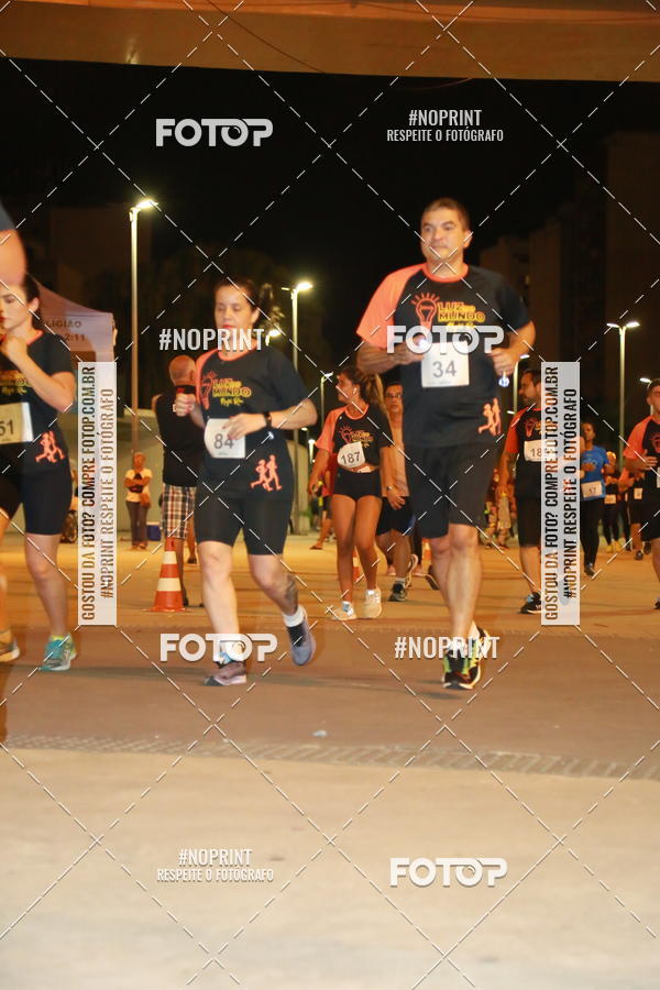Buy your photos of the eventLuz do Mundo Night Run on Fotop