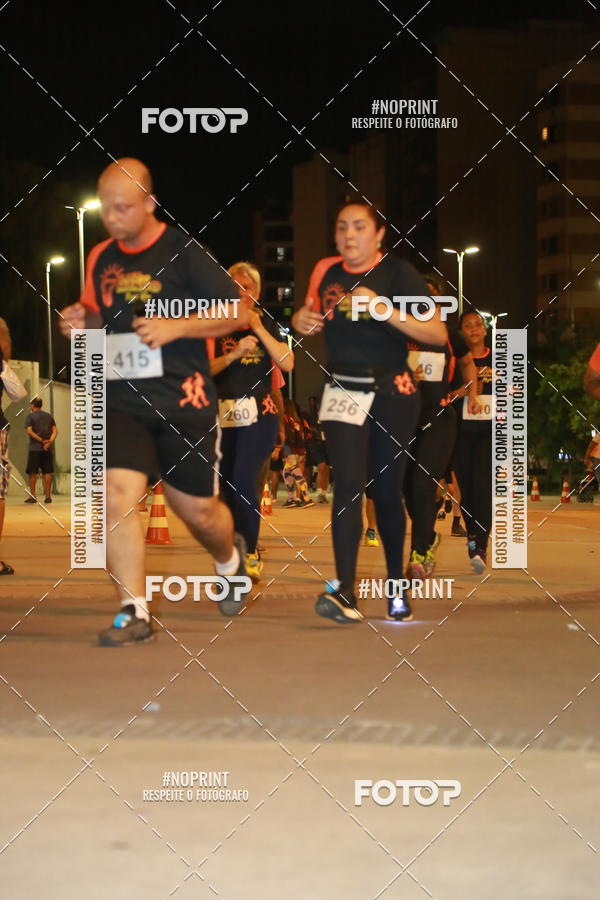 Buy your photos of the eventLuz do Mundo Night Run on Fotop